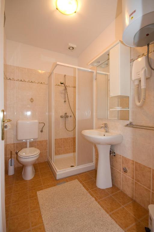 Apartments Valentino فيرسار الغرفة الصورة
