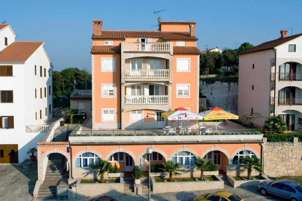 Apartments Valentino فيرسار الغرفة الصورة
